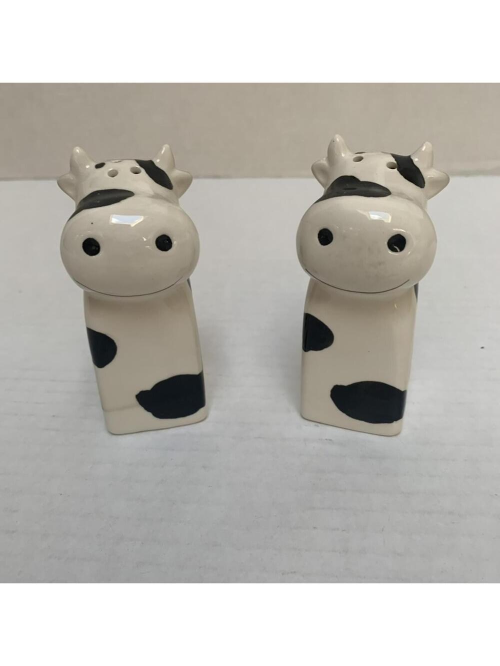Salt and Pepper Shakers Cows